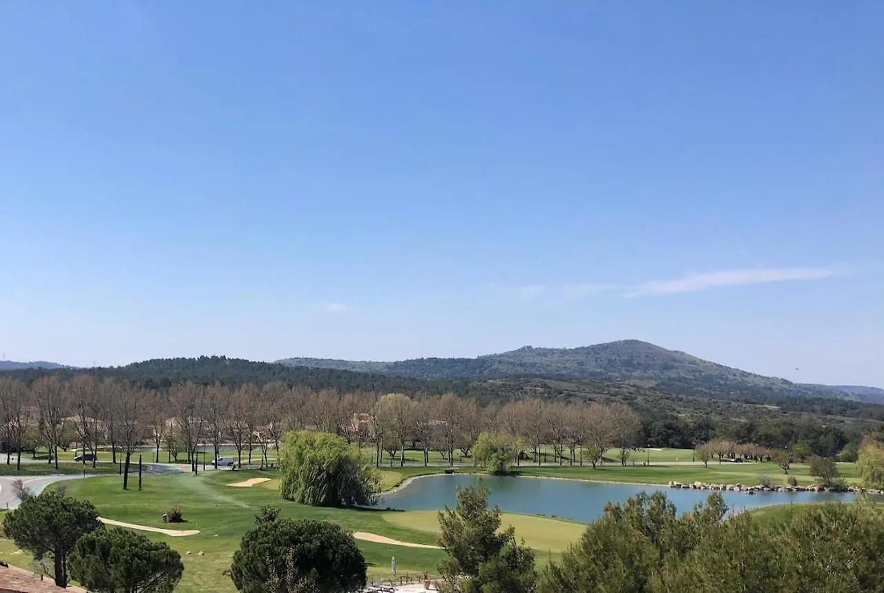 appartement sur le golf de pont royal Mallemort