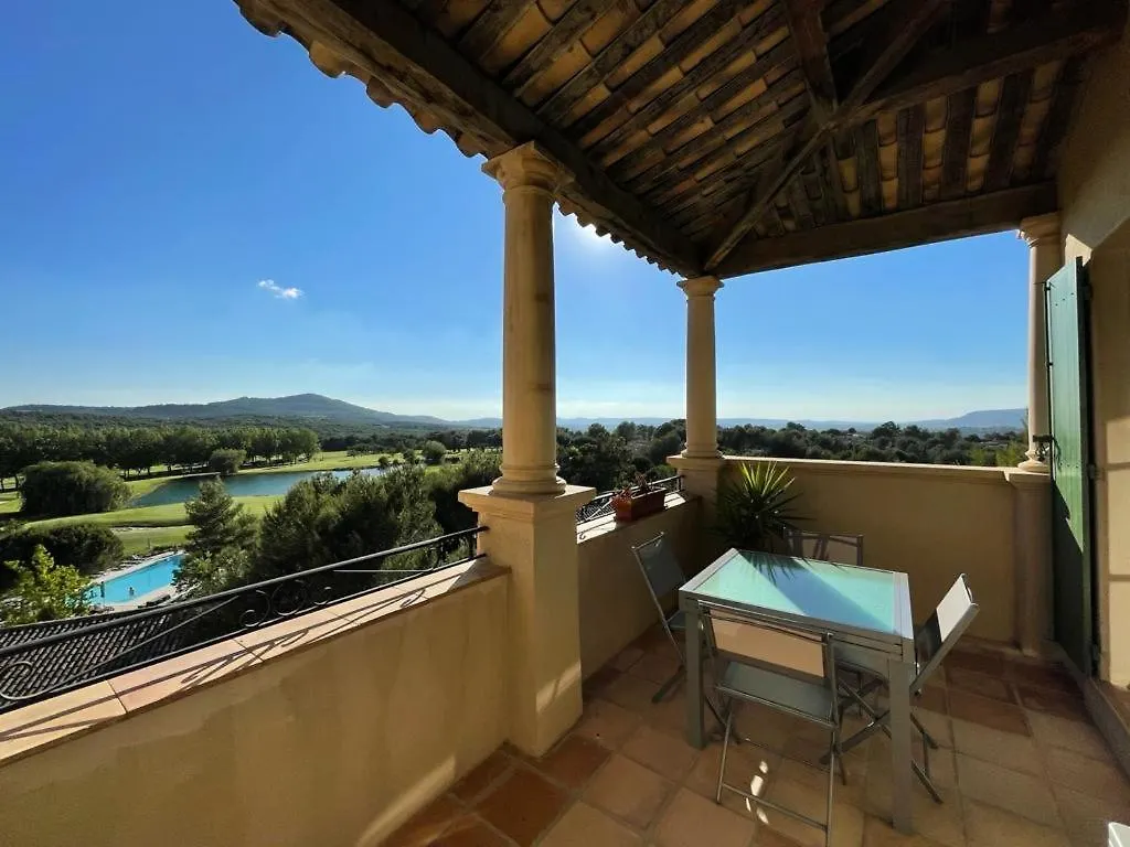 appartement sur le golf de pont royal Mallemort France